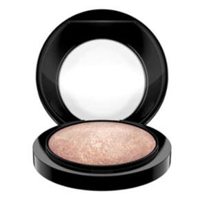 MAC Cosmetics Luxusní zapečený rozjasňující pudr (Mineralize Skinfinish) 10 g Global Glow